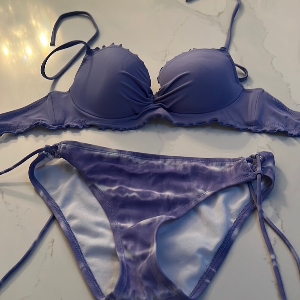 Sundazed bikini 32C for the top bottoms are a medium